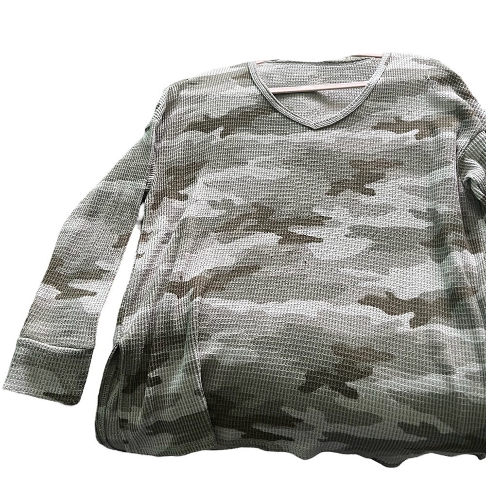 V-Neck Long Sleeve Tee